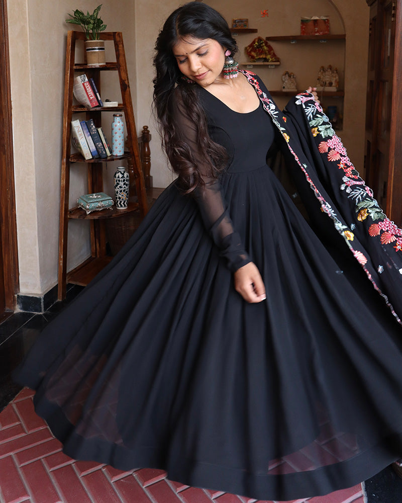 Jeetu Sri Yadav in Georgette Black Color Backless Three Piece Anarkali Suit