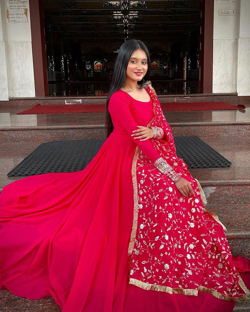 casual simple anarkali dress Latest For Women 2022 Anarkali suits are known for their graceful flare Simple Frock Suit Buy Latest