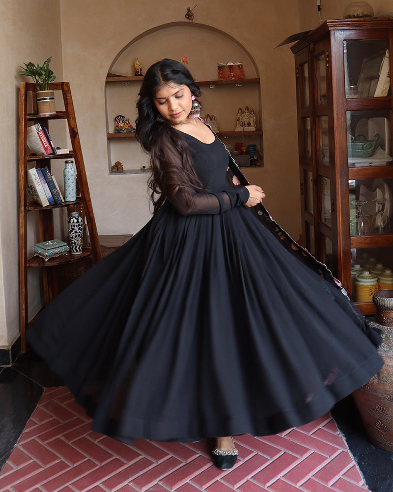 Jeetu Sri Yadav in Georgette Black Color Backless Three Piece Anarkali  Suit