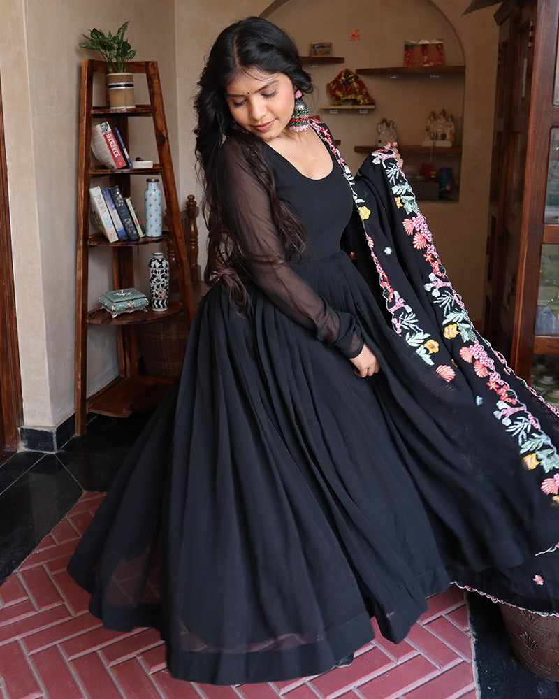 Jeetu Sri Yadav in Georgette Black Color Backless Three Piece Anarkali  Suit