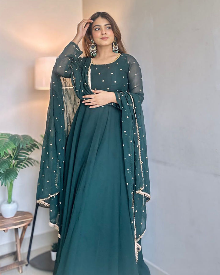 Kanak Mishra In Green Color Georgette Anarkali Three Piece Suit