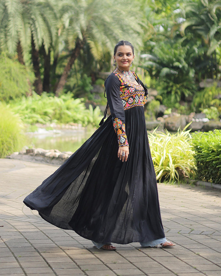 Black Color Rayon Gamthi Work Navratri Kurti