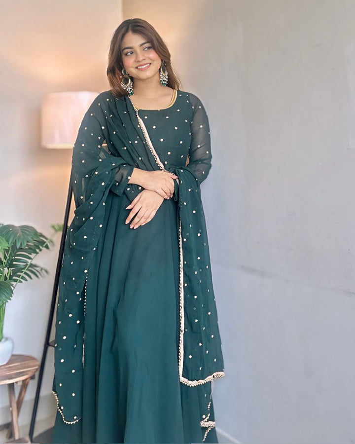 Kanak Mishra In Green Color Georgette Anarkali Three Piece Suit
