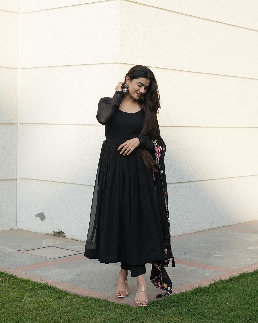 black colour anarkali dress Handmade Gown: Golden Lace Indian Wedding Suit 2.) Slight variation in actual color vs Frock Suit Design Black Colour