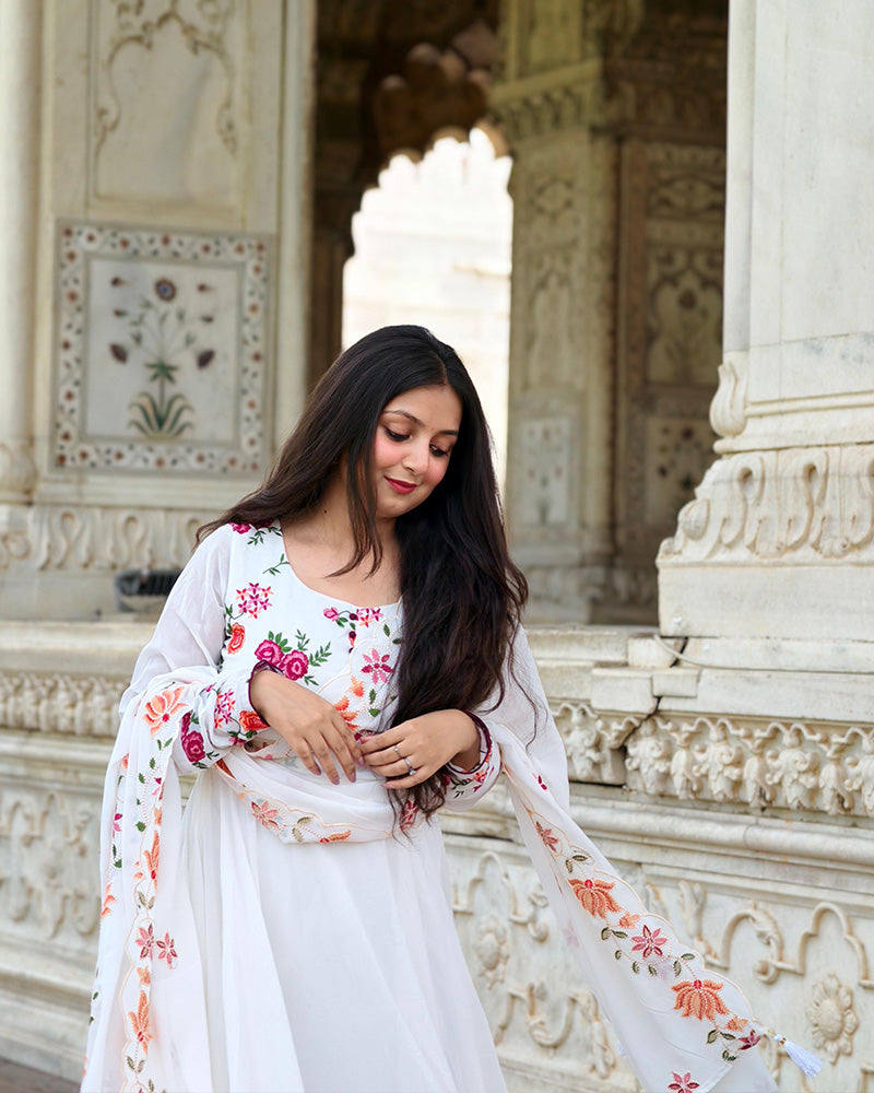 Vasundhara Singh In Off White Floral Soft Georgette Three Piece Anarkali Suit