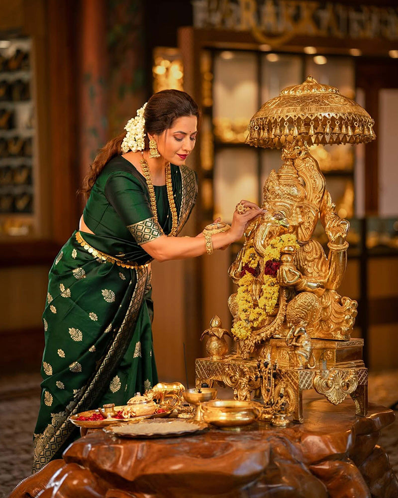 Ridhima Tiwari In Dark Green Color Banarasi Jacquard Soft Silk Saree