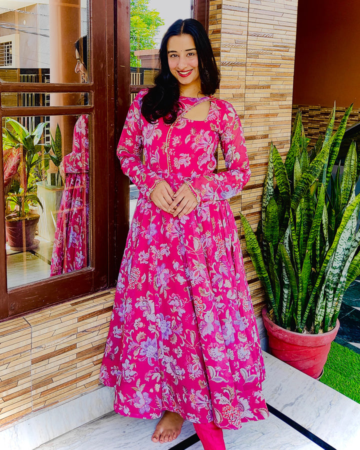 Komal Pandita Stylish Neck Design Soft Georgette Floral Pink Color Three Piece Anarkali Suit