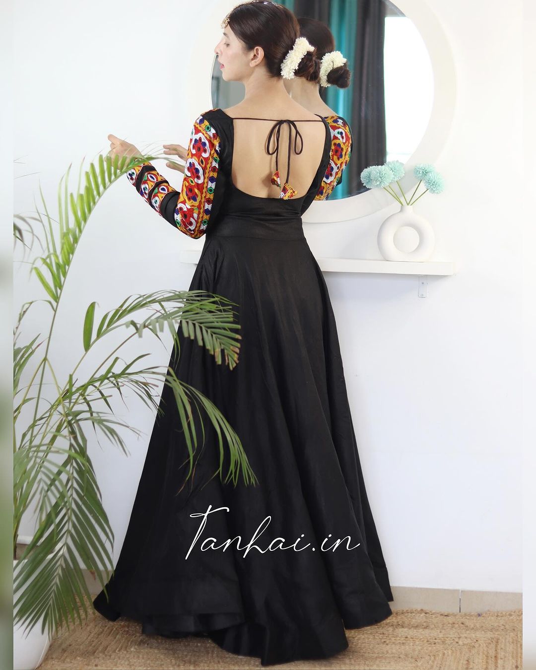 Black Ball Gown, sleeves less at Rs 7500 in Surat | ID: 23290152062