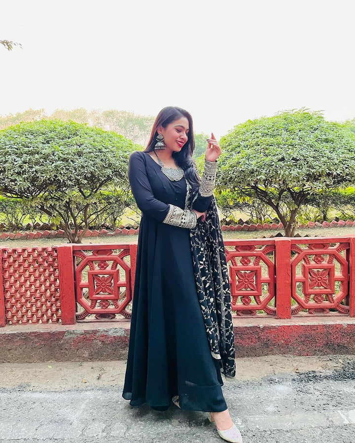 Srishti Devo Bhavva in Black Color Soft Georgette With Heavy Embroidery Work Dupatta Anarkali Suit