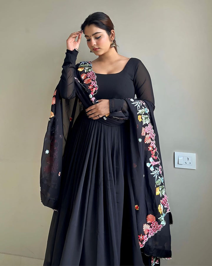 Kanak Mishra in Black Colour Backless Anarkali Three Piece Suit